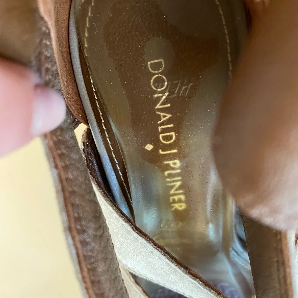 Donald J. Pliner wedge sandals - Picture 5 of 5